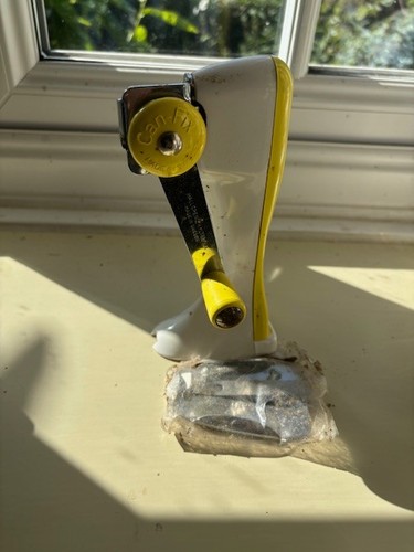 Vintage yellow white can - &, can-fix