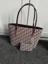 Large Brown Handbag And Matching Purse Set, Zip At The Top, Inside And Back.