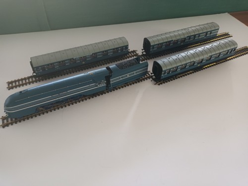 Hornby r2788 coronation - hornby,