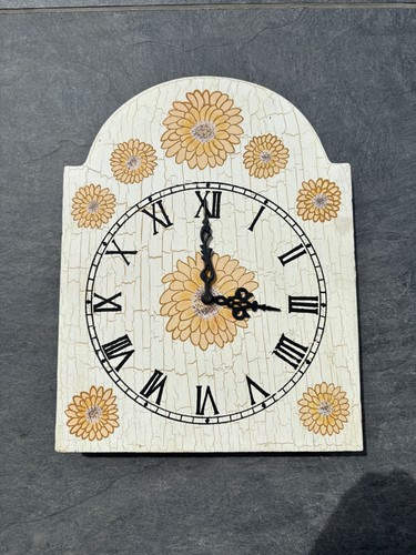 Vintage floral wooden wall - wooden,