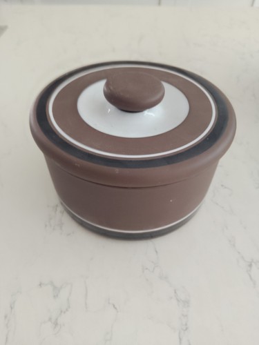 Hornsea pottery contrast - pottery,