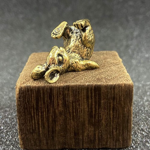 Cute rabbit brass statue - 1,