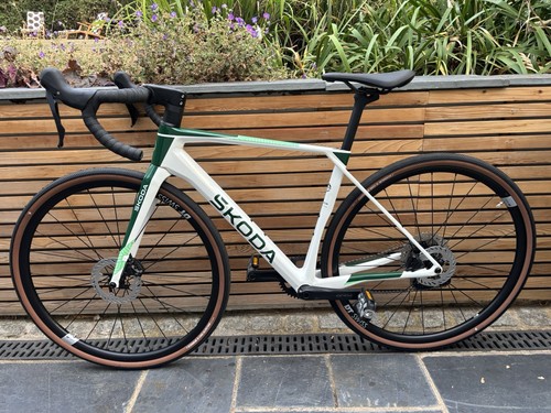 Full carbon gravel bike - full,