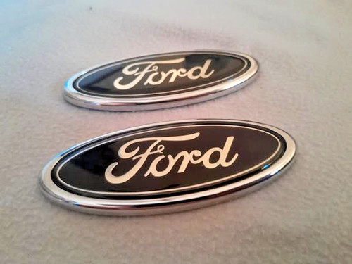 Oval badges cosworth sierra - badges,