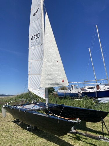 Dart catamaran and - catamaran,