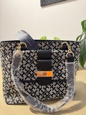 Tommy Hilfiger Women's Shoulder Bag Brand New with Tag 