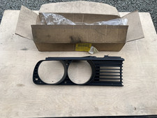BMW E30 M3 325i 320i 318i HEADLAMP GRILL  RIGHT 51131945884