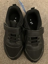 Black Size 9 Boys Trainers /