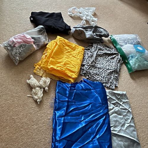 Mixed materials fabric scraps - mixed,