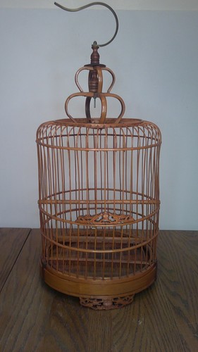 Antique bamboo round - round, bird