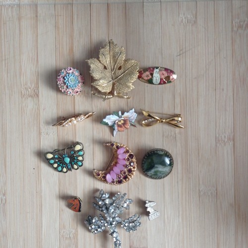 Vintage brooches jewellery - brooches, job