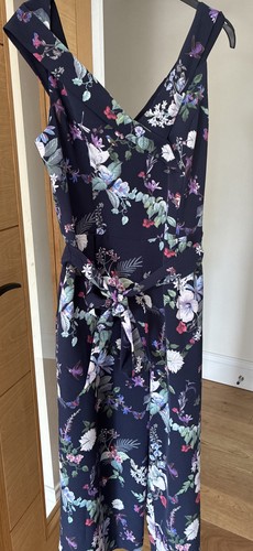 Oasis navy floral - crop, wide
