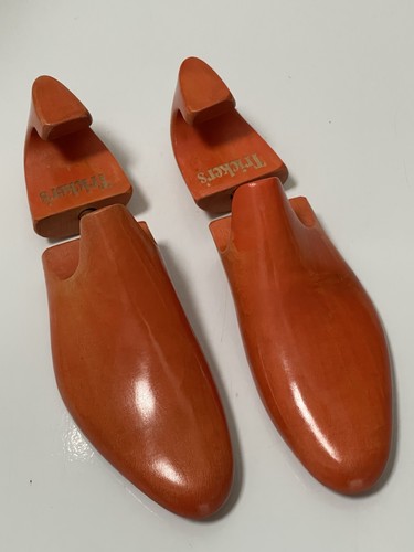 Tricker wooden shoe - wooden,