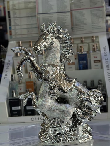 Crushed diamond crystal horse - crushed,