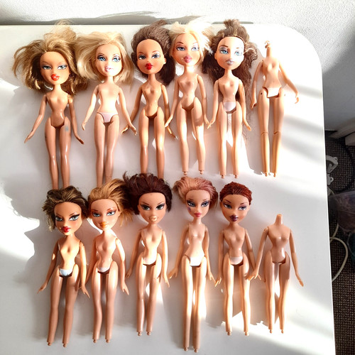 Bratz fashion dolls lot - bratz, 10