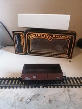 OO Gauge Mainline 37170 5 Plank Wagon BR Brown. 