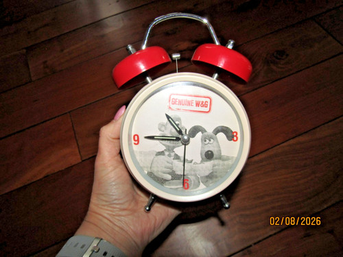 Wallace gromit red twin bell - wallace,