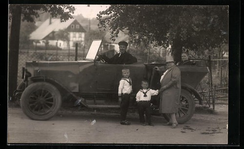 Photo driver with family - with, in