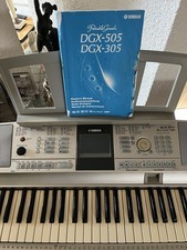 Yamaha DGX-305 Portable Grand