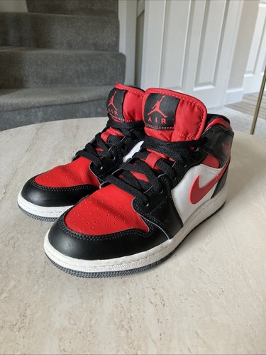 Nike air jordan mid - air,