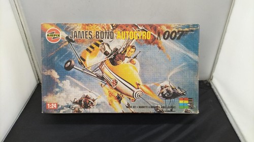James bond autogyro - bond,