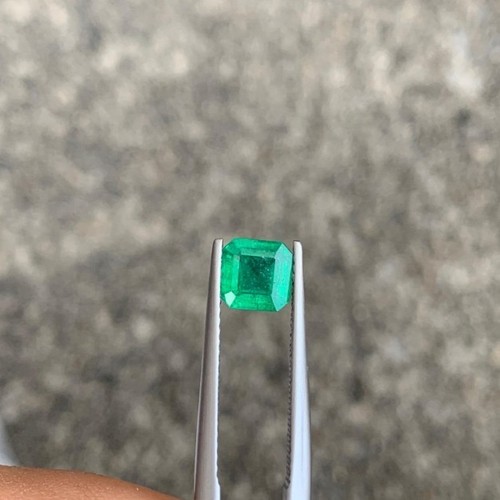 Igi certified green emerald - igi,