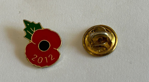 2012 poppy remembrance pin - 2012,