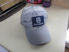 LIGHT GREY CAMO HUSQVARNA SNAPBACK BASEBALL CAP (BNWOT) (MOTOCROSS, ENDURO)