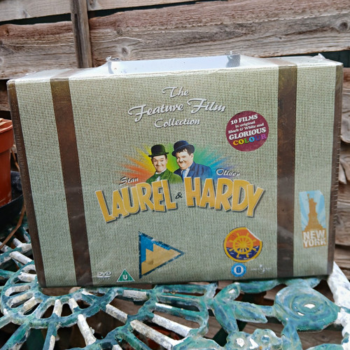 Laurel and hardy box - box,