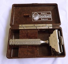 Vintage Ever Ready 1912 Single Edge Razor in Bakelite case Made in England