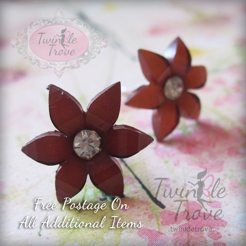 Petal acrylic flower stud - 6,