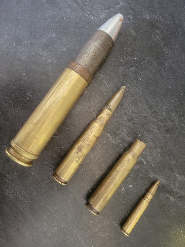 Military memorabilia - ,