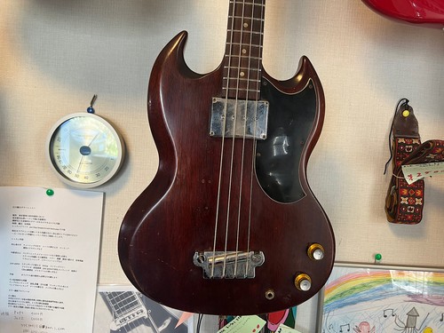 Gibson 1967 short - eb-0,