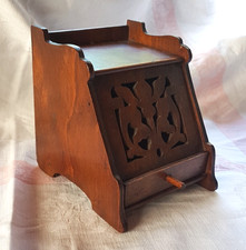 VINTAGE ART NOUVEAU DARK