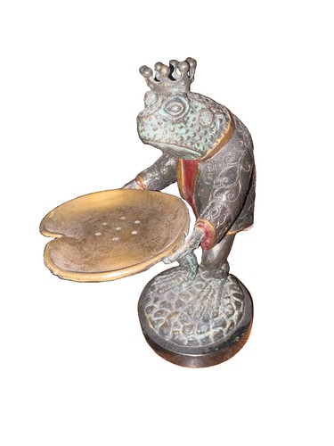 Royal frog butler - frog, statue