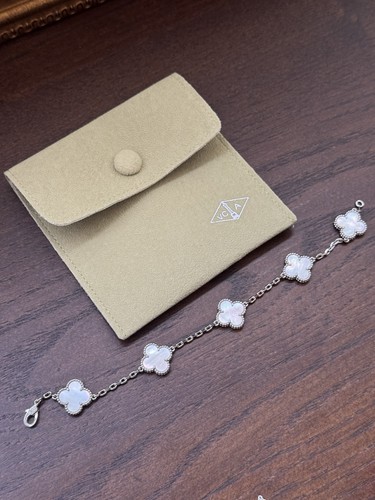 Van cleef arpels white gold - white,