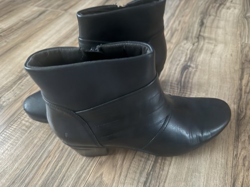 Clarks leather zip ankle boots