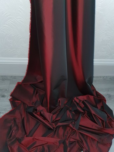 Two tone maroontaffeta - 1m,