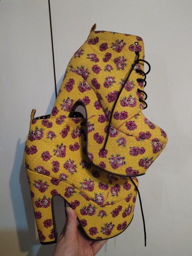 Iron fist yellow flower skull - yellow,