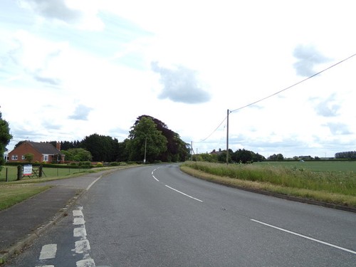 Photo 6x4 outwell - road,, holly