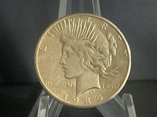 1925s. 1oz Silver American Peace Dollar.  In Capsule.