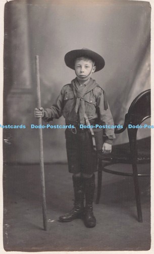 R723660 boy scout - boy,