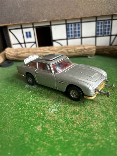 Corgi toys aston martin - corgi,