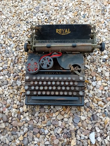 Vintage typewriter royal - typewriter,
