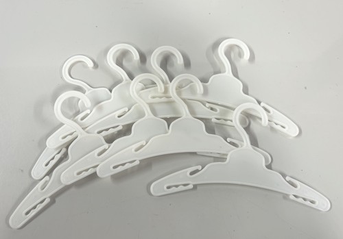 18inch dolls clothes hangers - dolls,