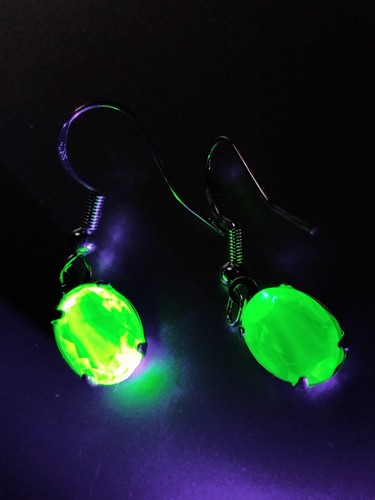 Czech uranium glass drop - czech,