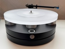 Wilson Benesch Circle Turntable with Rega RB300 Tonearm & Elys Cartridge