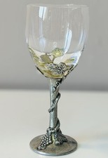 🍇 Vintage Grapevine Wine