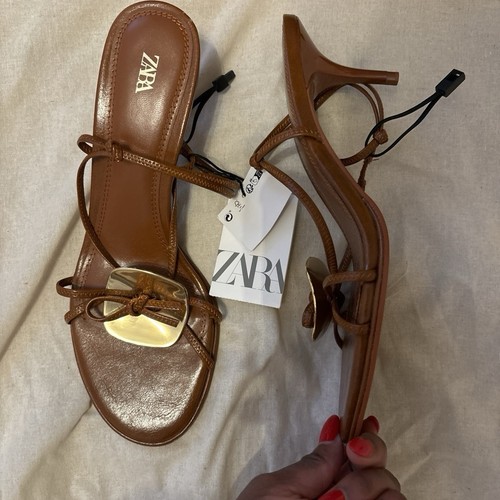 Zara bnwt tan - gold, buckle