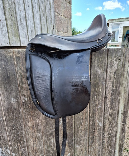 Strada dressage saddle brown - dressage,